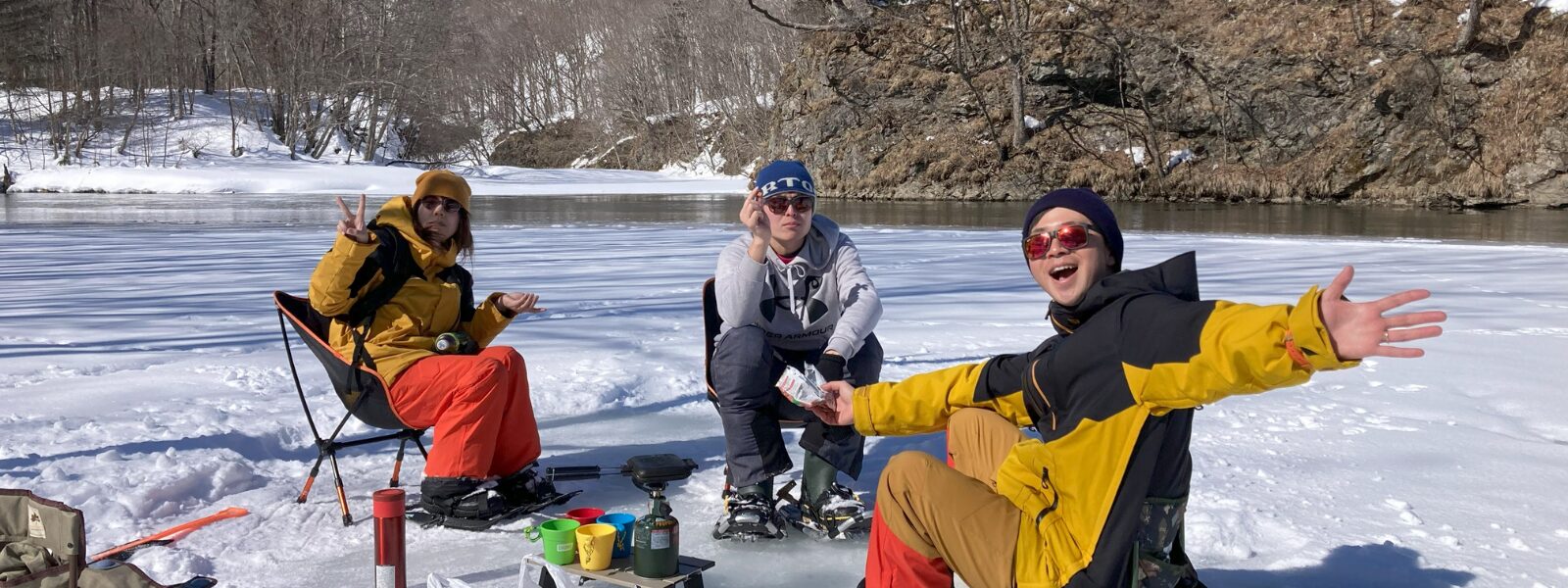 十勝川をツインカヌーで下る様子